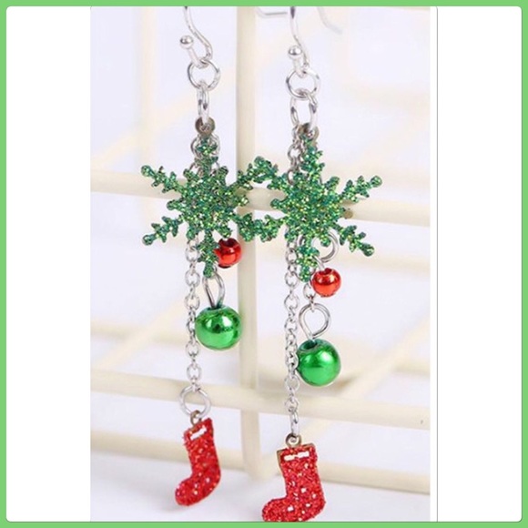 NEW Sparkling Dangle Red & Green Snowflake Whimsical Earrings - Picture 6 of 11
